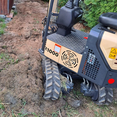 Minikoparka gąsienicowa Meyer X1000 1T z silnikiem Koop Diesel i skrętnym ramieniem - Fenix Maszyny Minikoparka gąsienicowa Meyer X1000 1T z silnikiem Koop Diesel i skrętnym ramieniem - Fenix Maszyny