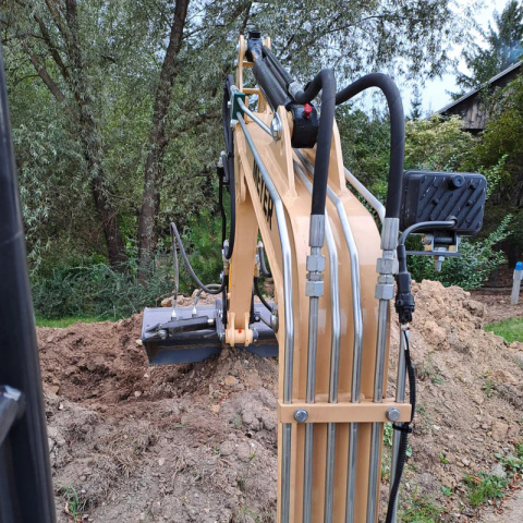 Minikoparka gąsienicowa Meyer X1000 1T z silnikiem Koop Diesel i skrętnym ramieniem - Fenix Maszyny Minikoparka gąsienicowa Meyer X1000 1T z silnikiem Koop Diesel i skrętnym ramieniem - Fenix Maszyny