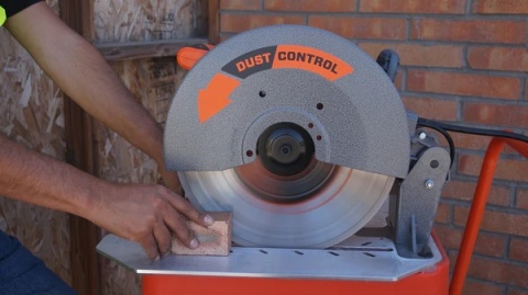 Bezpyłowa przecinarka do kostki brukowej i cegły iQ Power Tools iQ360XT Bezpyłowa przecinarka do kostki brukowej i cegły iQ Power Tools iQ360XT
