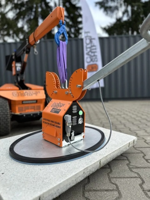 Chwytak próżniowy podciśnieniowy Catchshift Mickey 200 Mini do płyt betonowych i krawężników Chwytak próżniowy podciśnieniowy Catchshift Mickey 200 Mini do płyt betonowych i krawężników