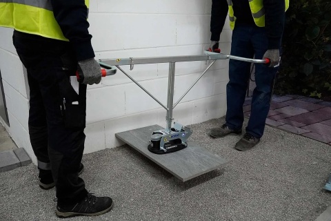 Ergonomiczna praca z chwytakiem próżniowym Probst FXAH-120 Grabo i uchwytem DUO