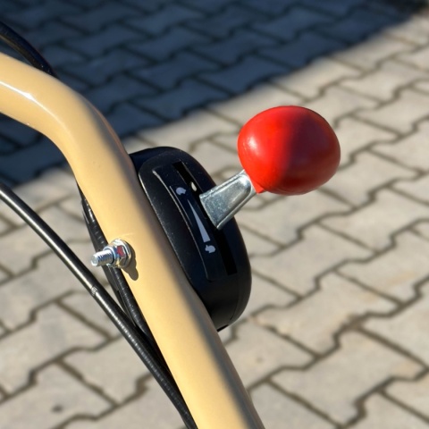 Profesjonalna kosiarka bijakowa Meyer KB600 z silnikiem Loncin i hydraulicznym przesuwem bocznym Profesjonalna kosiarka bijakowa Meyer KB600 z silnikiem Loncin i hydraulicznym przesuwem bocznym