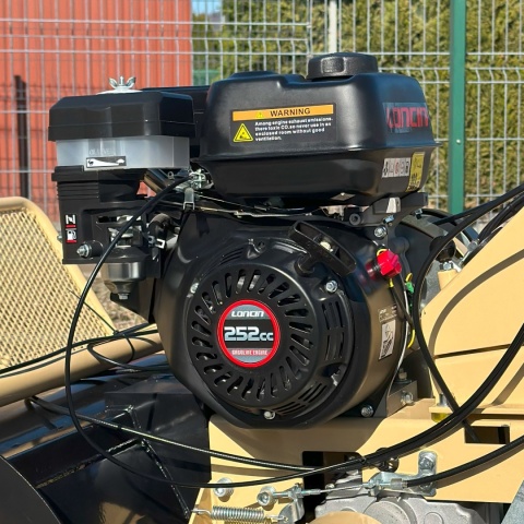 Profesjonalna kosiarka bijakowa Meyer KB600 z silnikiem Loncin i hydraulicznym przesuwem bocznym Profesjonalna kosiarka bijakowa Meyer KB600 z silnikiem Loncin i hydraulicznym przesuwem bocznym