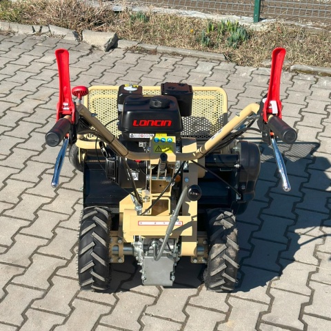 Profesjonalna kosiarka bijakowa Meyer KB600 z silnikiem Loncin i hydraulicznym przesuwem bocznym Profesjonalna kosiarka bijakowa Meyer KB600 z silnikiem Loncin i hydraulicznym przesuwem bocznym