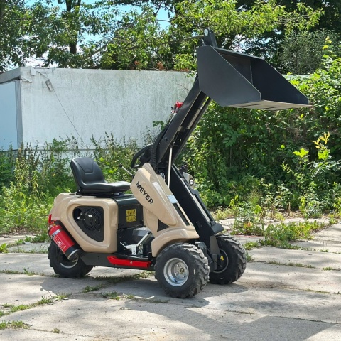 Kompaktowa miniładowarka kołowa Meyer MWL35 z napędem 3WD i uniwersalną płytą montażową avant Kompaktowa miniładowarka kołowa Meyer MWL35 z napędem 3WD i uniwersalną płytą montażową avant