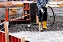 Wibrator do betonu wysokiej częstotliwości Wacker Neuson IRFU 58 ze zintegrowaną przetwornicą Wibrator do betonu wysokiej częstotliwości Wacker Neuson IRFU 58 ze zintegrowaną przetwornicą