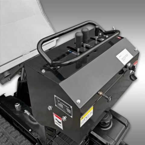Wozidło gąsienicowe Jansen RD-600 hydrostatyczne z podestem dla operatora panel sterowania Wozidło gąsienicowe Jansen RD-600 hydrostatyczne z podestem dla operatora panel sterowania