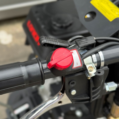 Profesjonalne wozidło gąsienicowe Meyer T1000SL z hydraulicznym wywrotem i silnikiem Loncin Profesjonalne wozidło gąsienicowe Meyer T1000SL z hydraulicznym wywrotem i silnikiem Loncin