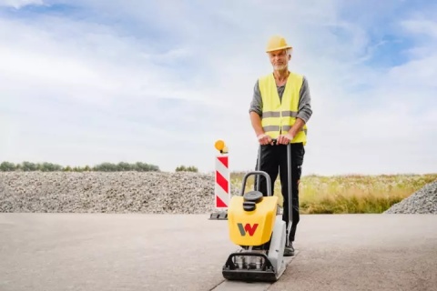 rofesjonalna zagęszczarka jednokierunkowa Wacker Neuson BPS 2050A z silnikiem Honda do zagęszczania gruntu i kostki rofesjonalna zagęszczarka jednokierunkowa Wacker Neuson BPS 2050A z silnikiem Honda do zagęszczania gruntu i kostki