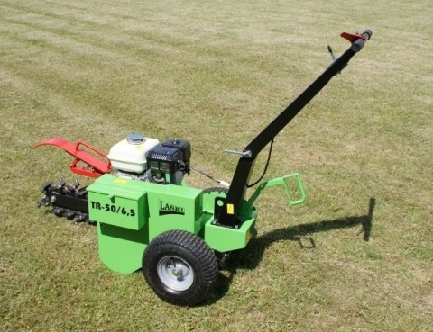 Ręczna Koparka Łańcuchowa do Kabli i Nawodnień Laski TR 50 | Głębokość 60cm | widok z tyłu