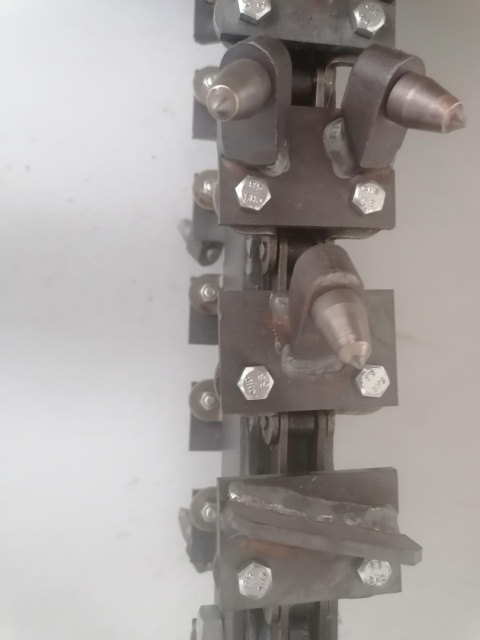 Ręczna Koparka Łańcuchowa do Kabli i Nawodnień Laski TR 50 | Głębokość 60cm | widok łańcucha