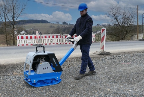 Zagęszczarka Rewersyjna Dwukierunkowa Weber CR 3 HD podczas pracy